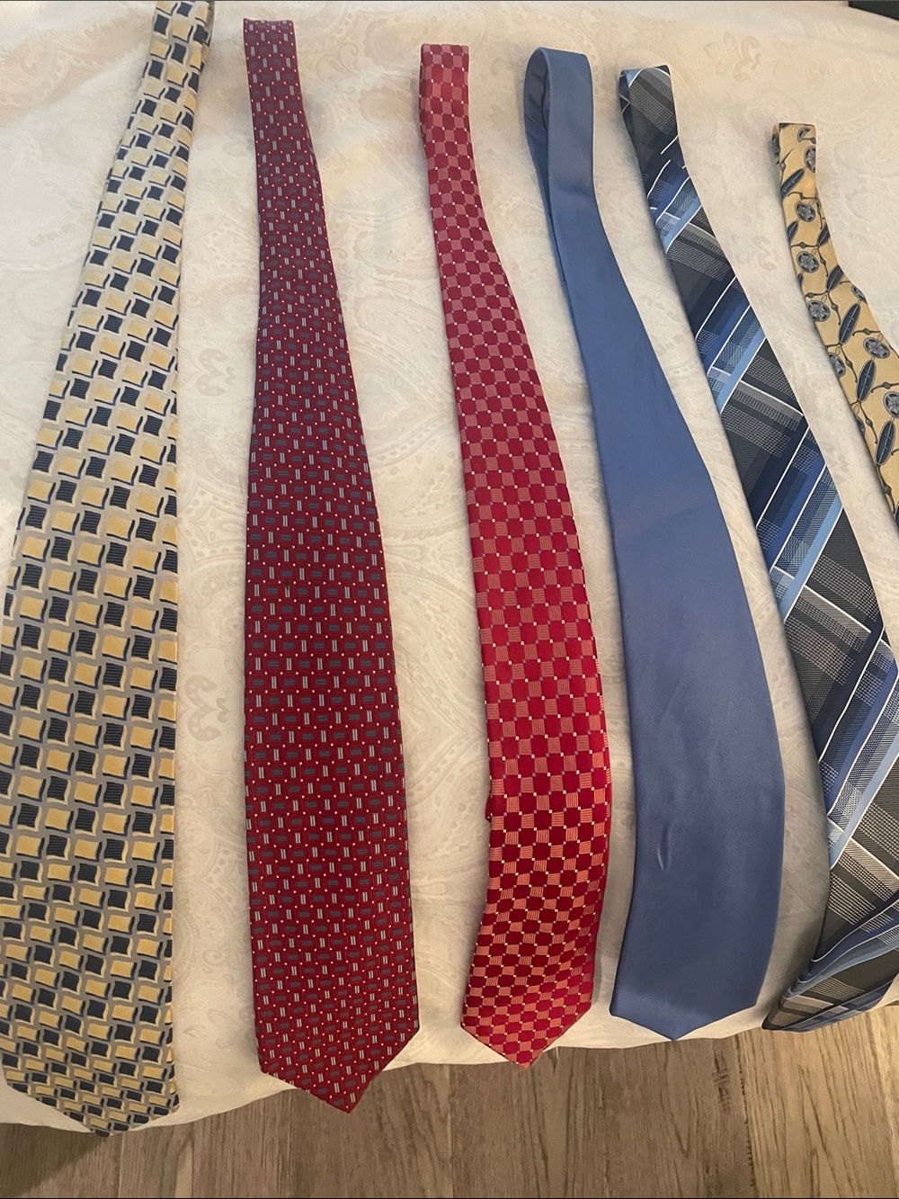 Elegant Solid Blue Men's Necktie - Unbranded